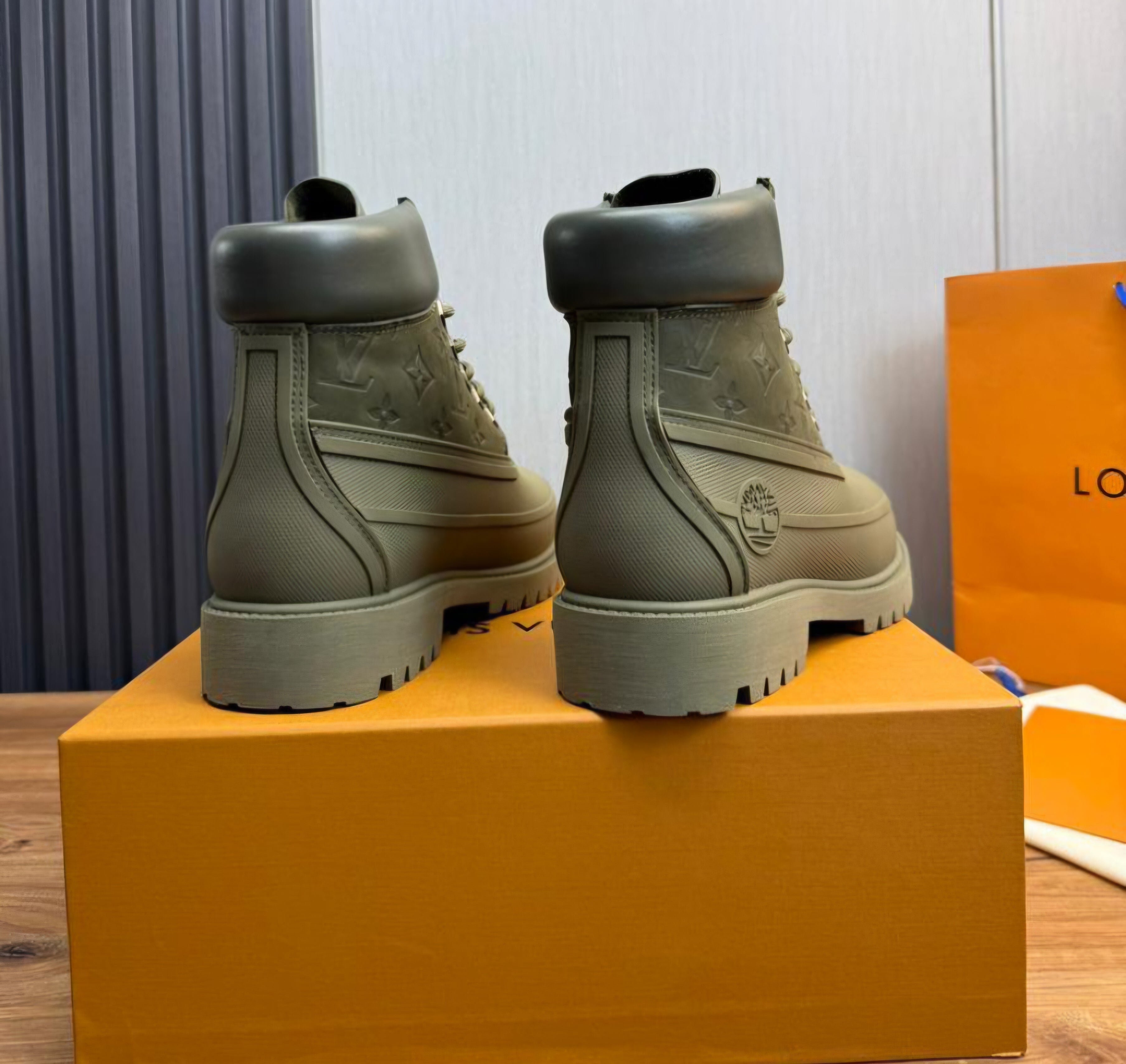 Louis Vuitton × Timberland 6" ankle boot olive green -US(LV) size 10