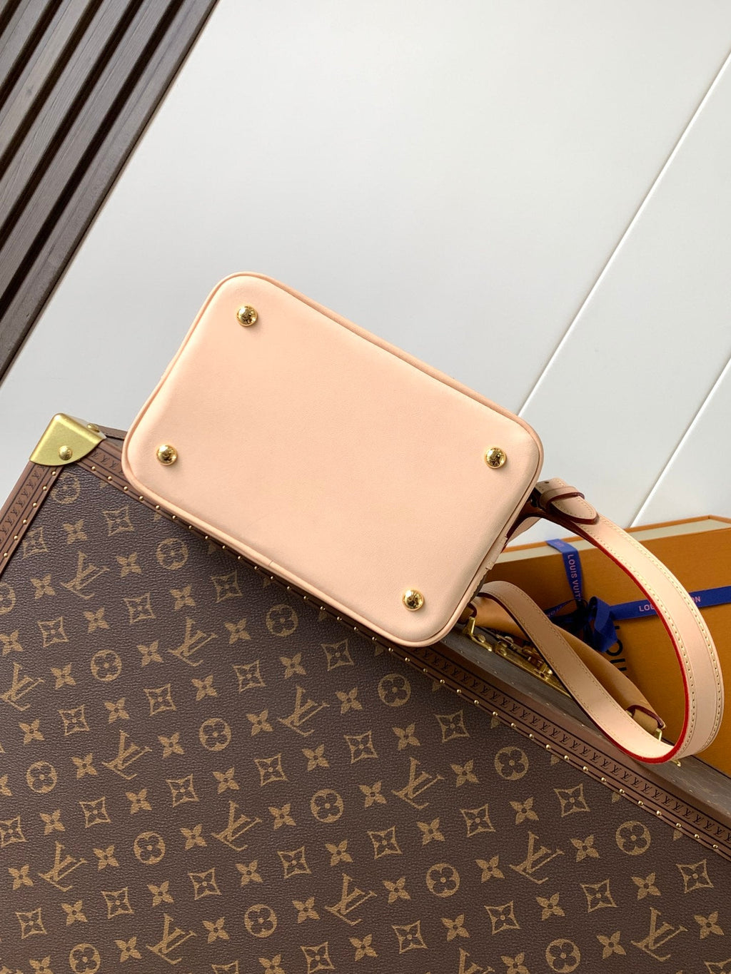 LV Noé Bucket Bag