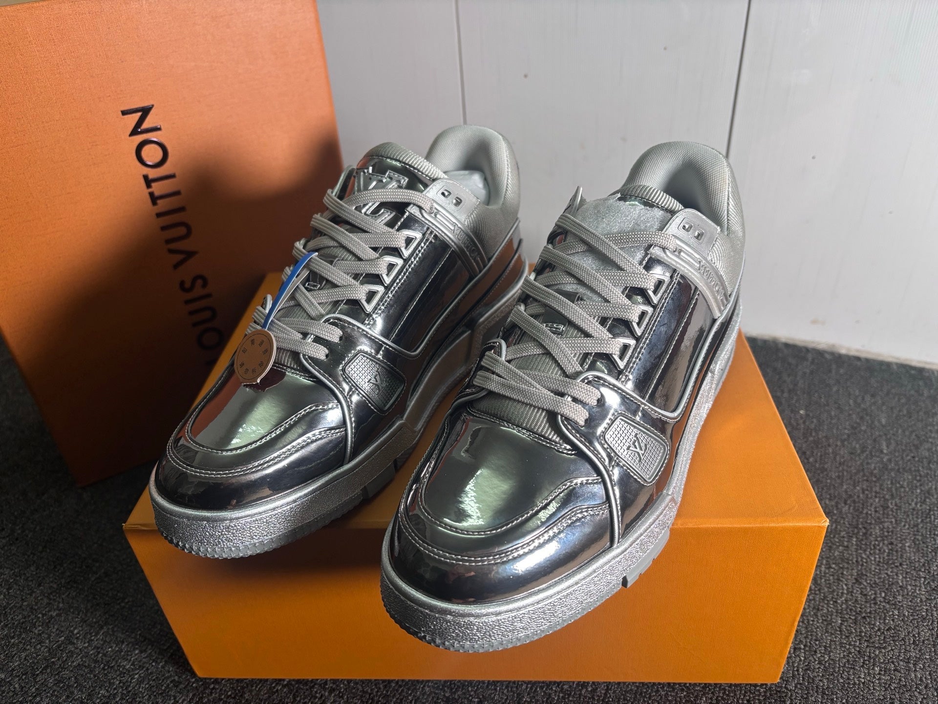Lv Trainers - Exclusive Edition