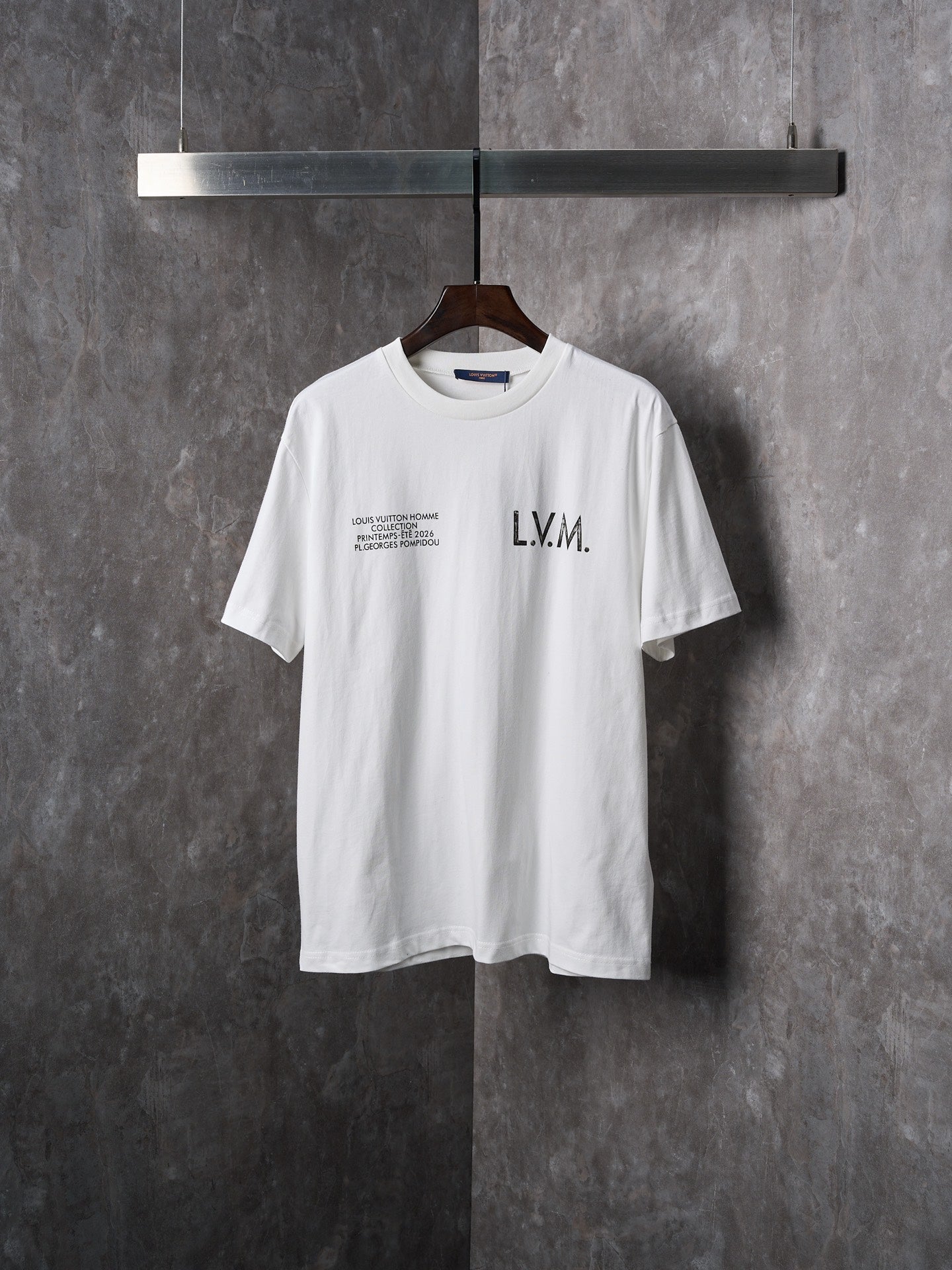 LV Distressed Letter Print Crew Neck Short Sleeve T-Shirt
