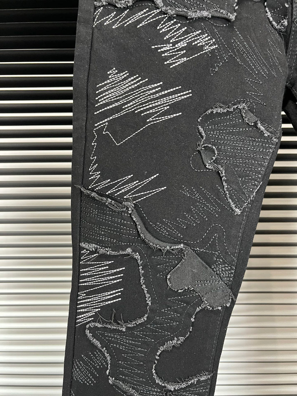 Amiri Embroidered Stretch Slim Fit Jeans