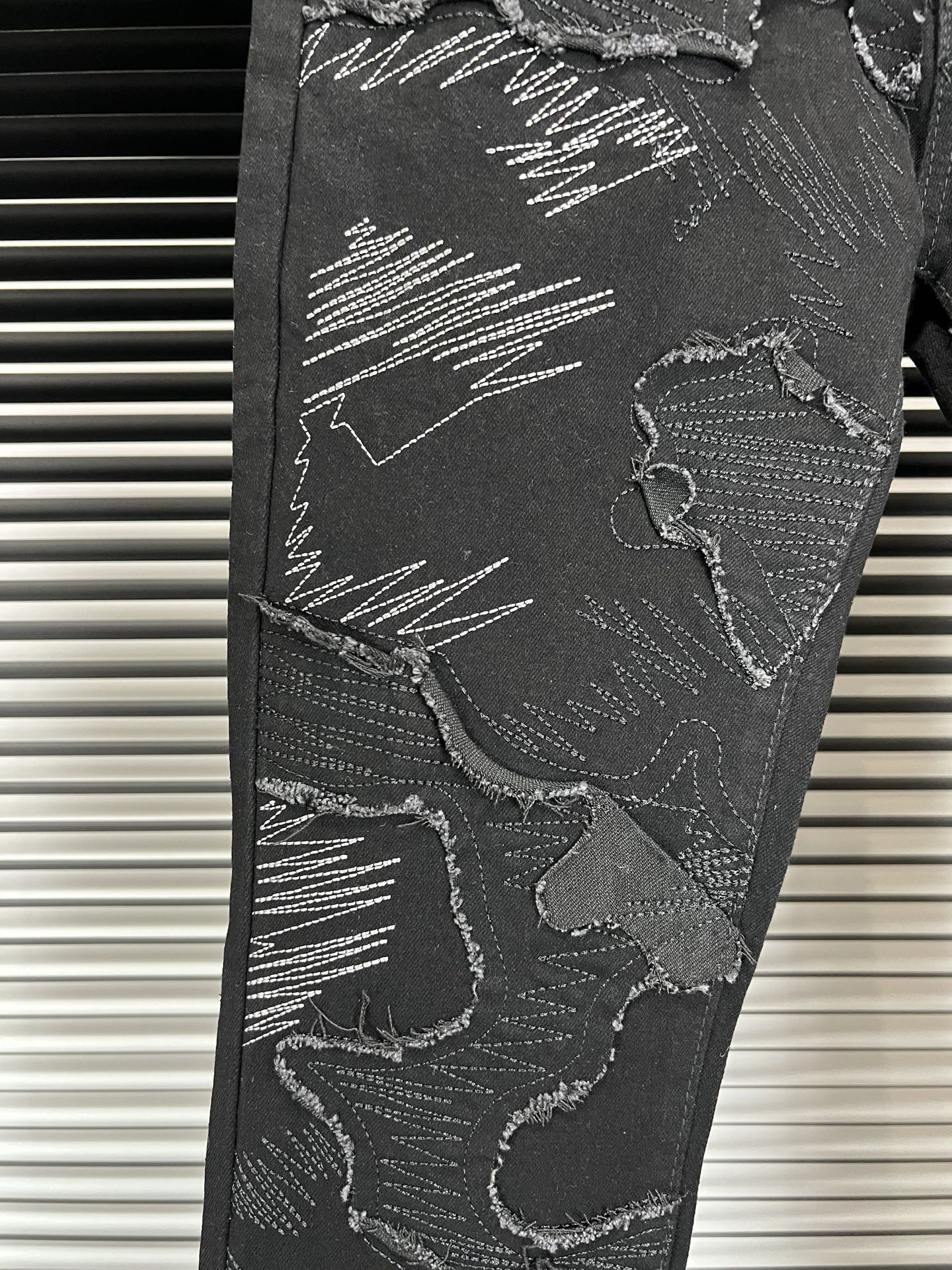 Amiri Embroidered Stretch Slim Fit Jeans