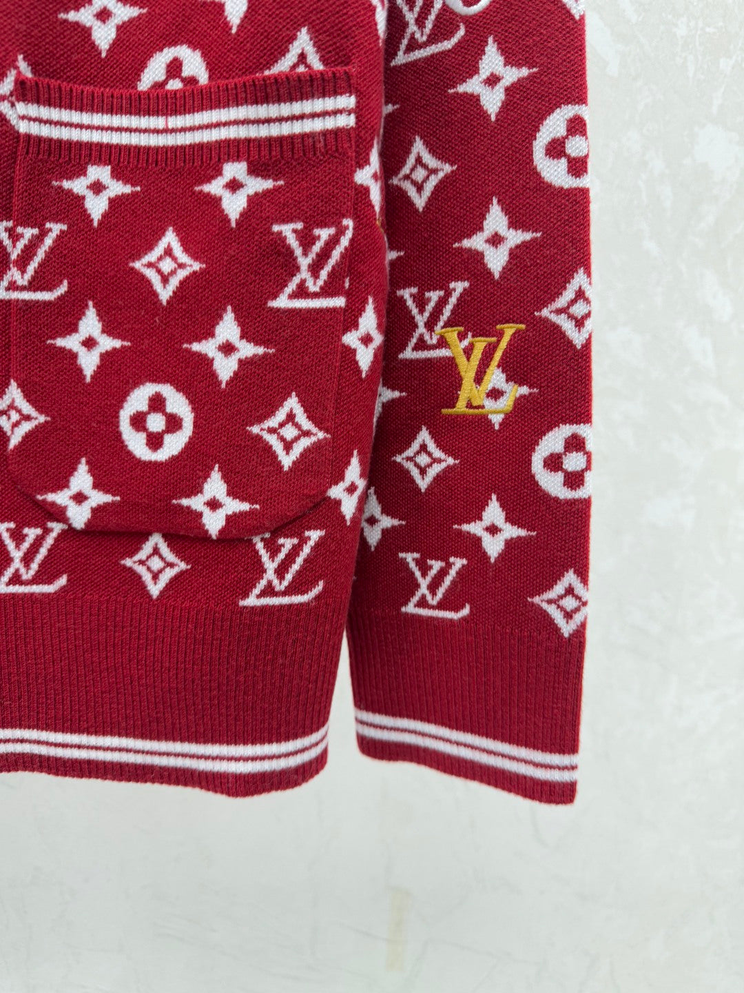 Woman LV cardigan