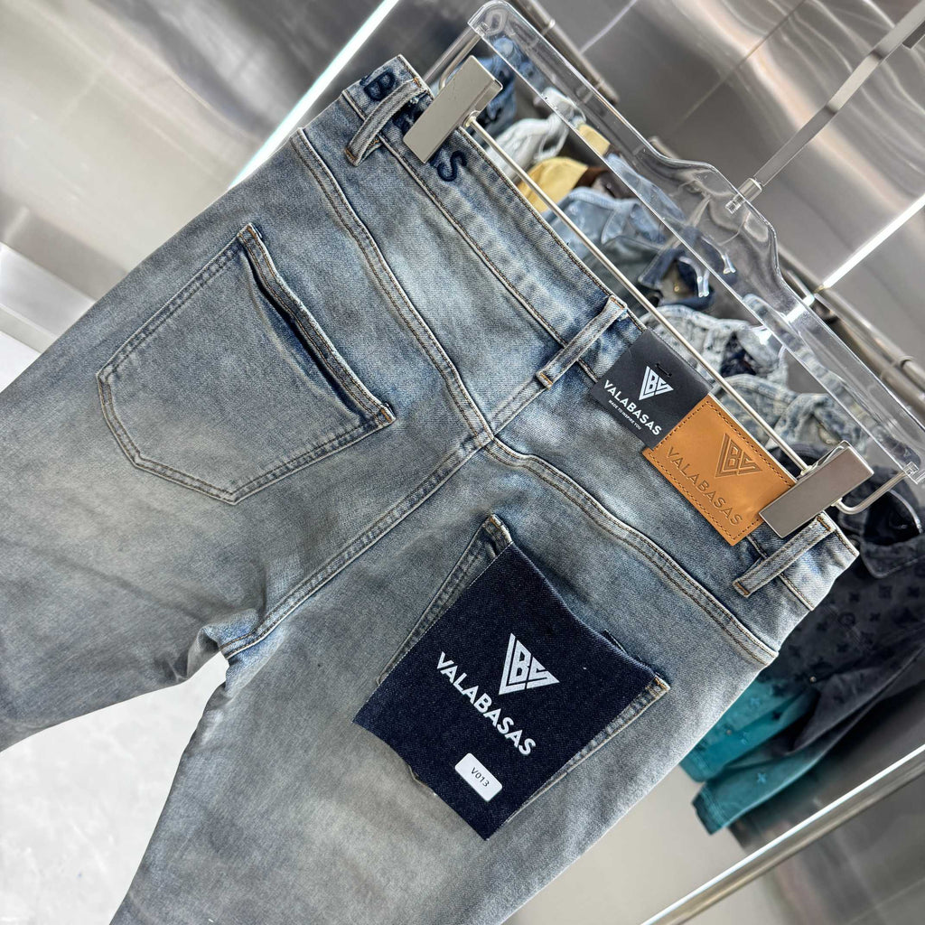 Valabasas Distressed Jeans