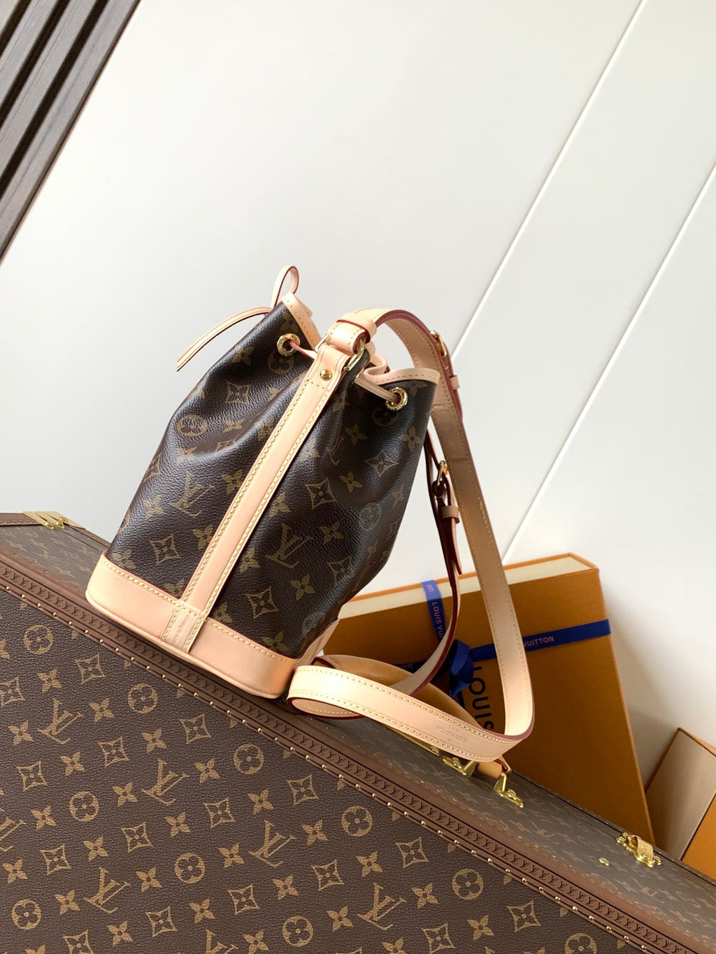 LV Noé Bucket Bag