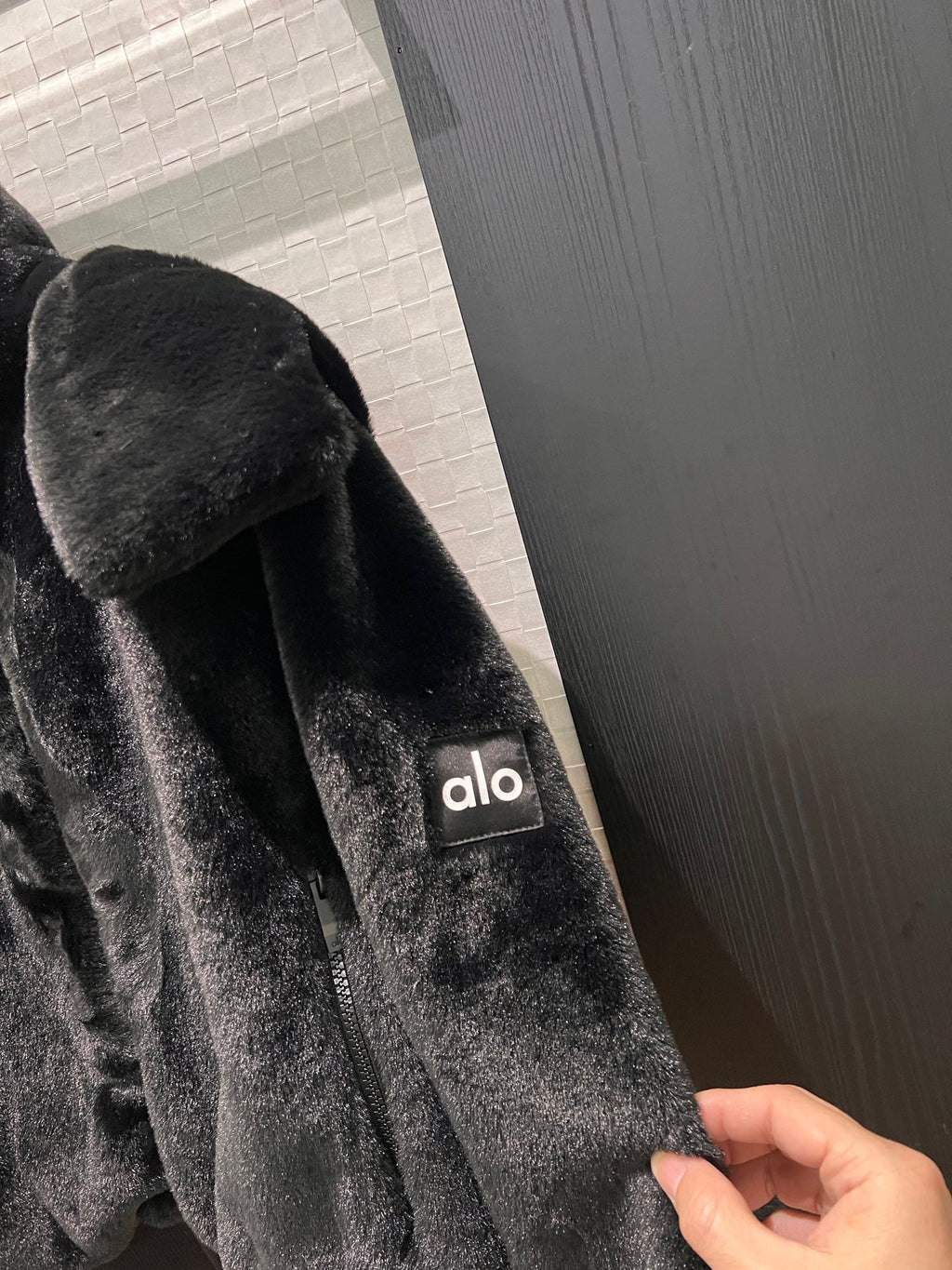Women's ALO furry Hooded Short Jacket