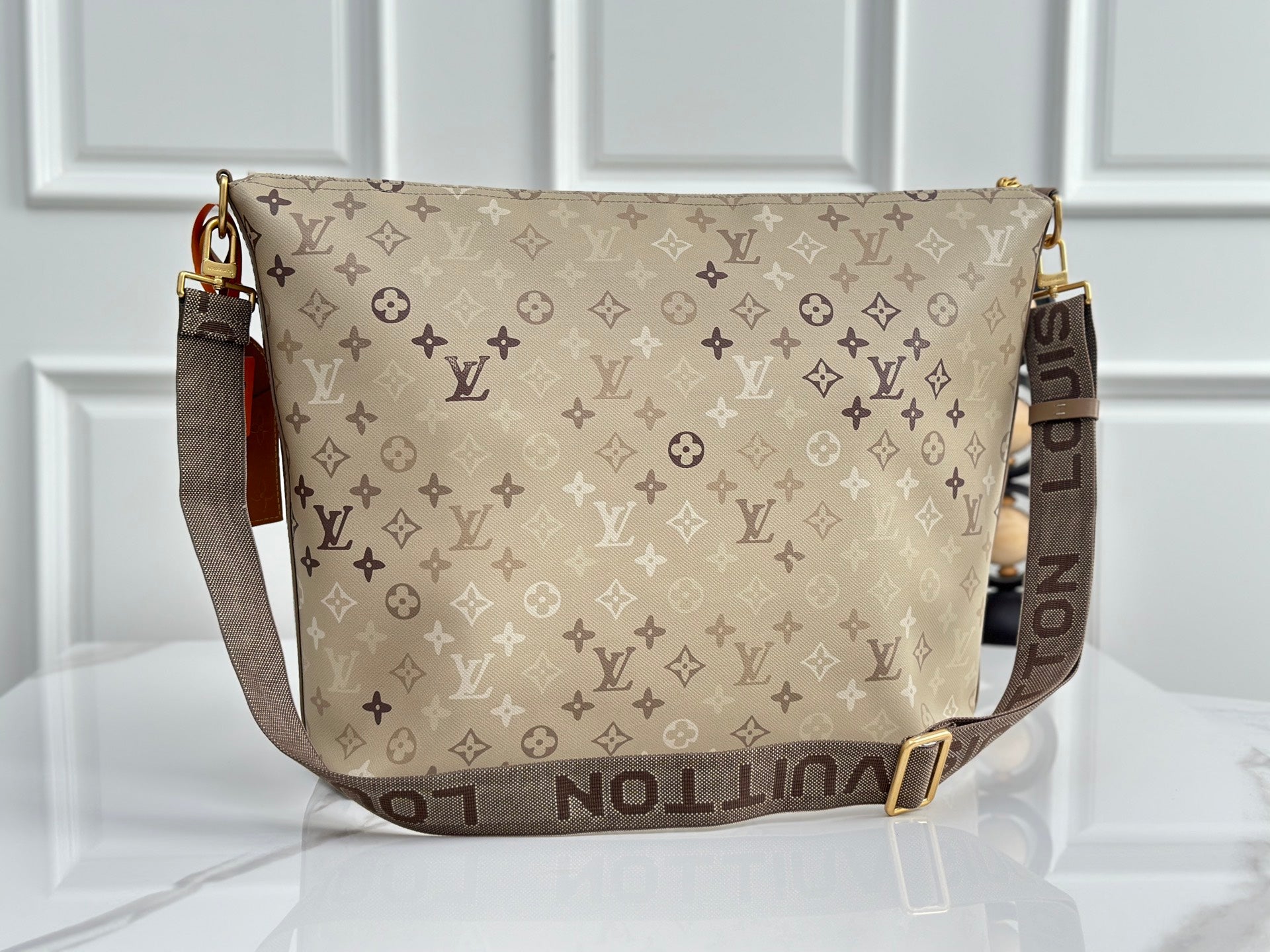 LV Apricot Gradient Handbag