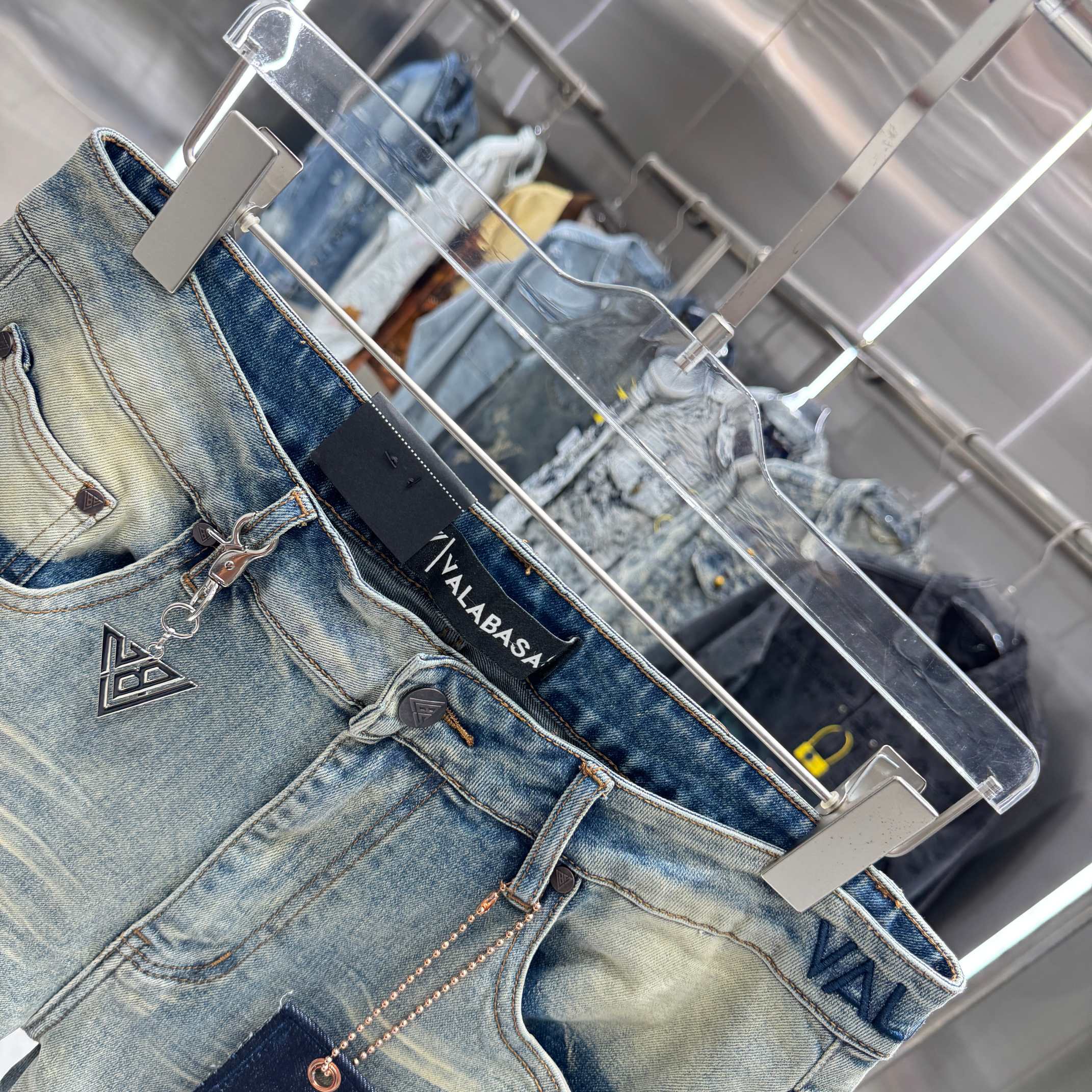 Valabasas Distressed Skinny Jeans