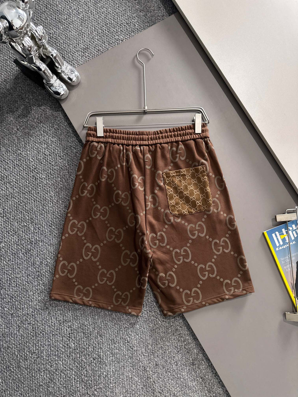 Gucci shorts with back patch pocked