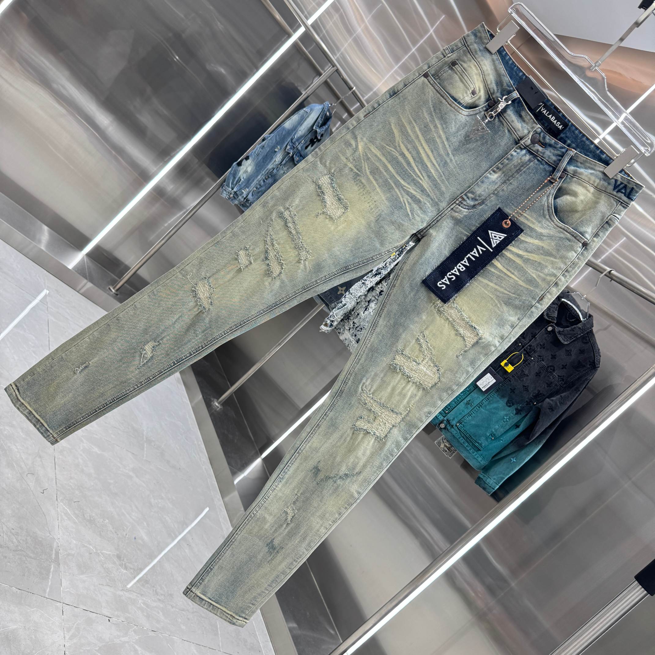 Valabasas Distressed Skinny Jeans
