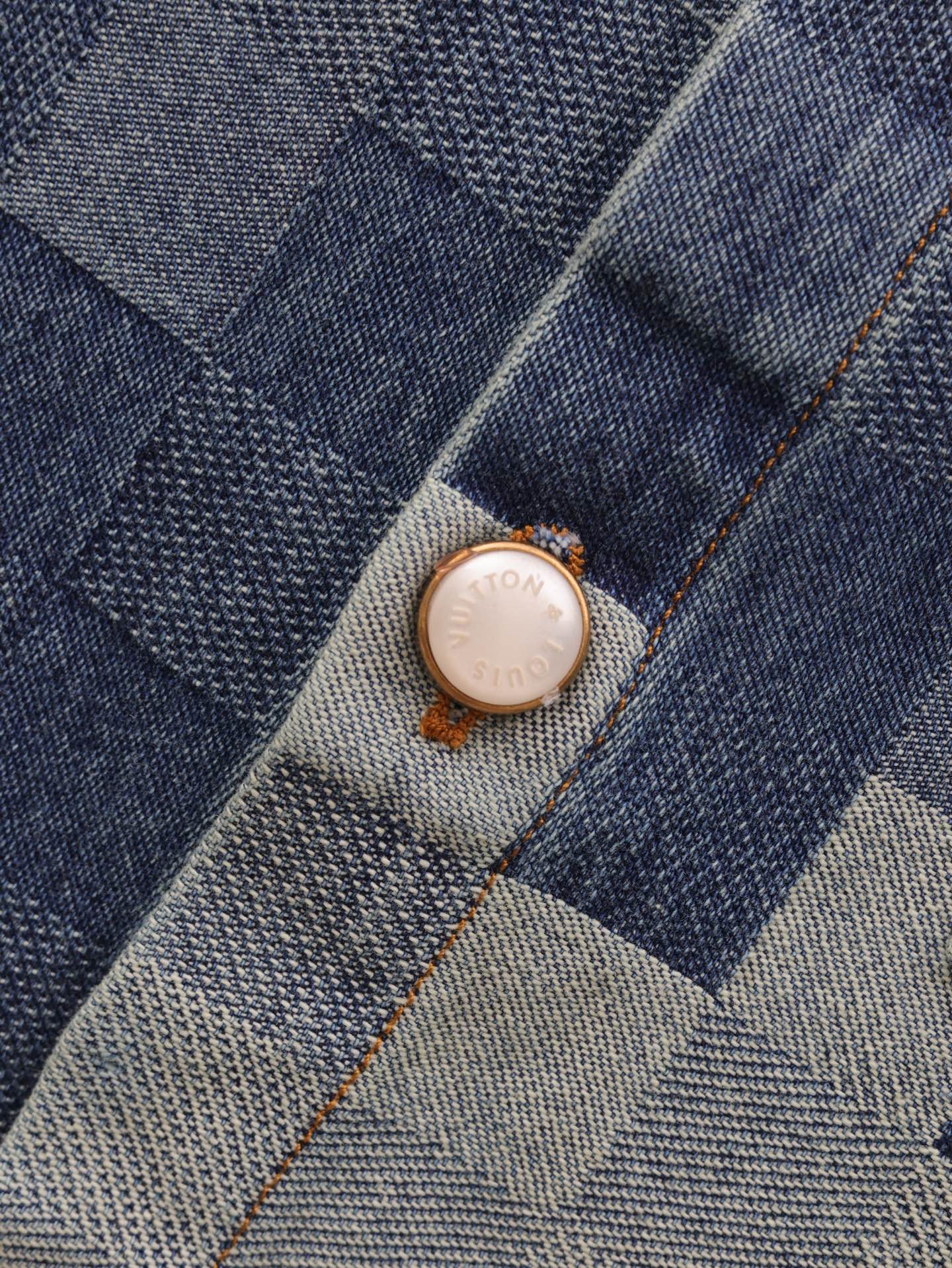 LV short-sleeved denim shirt