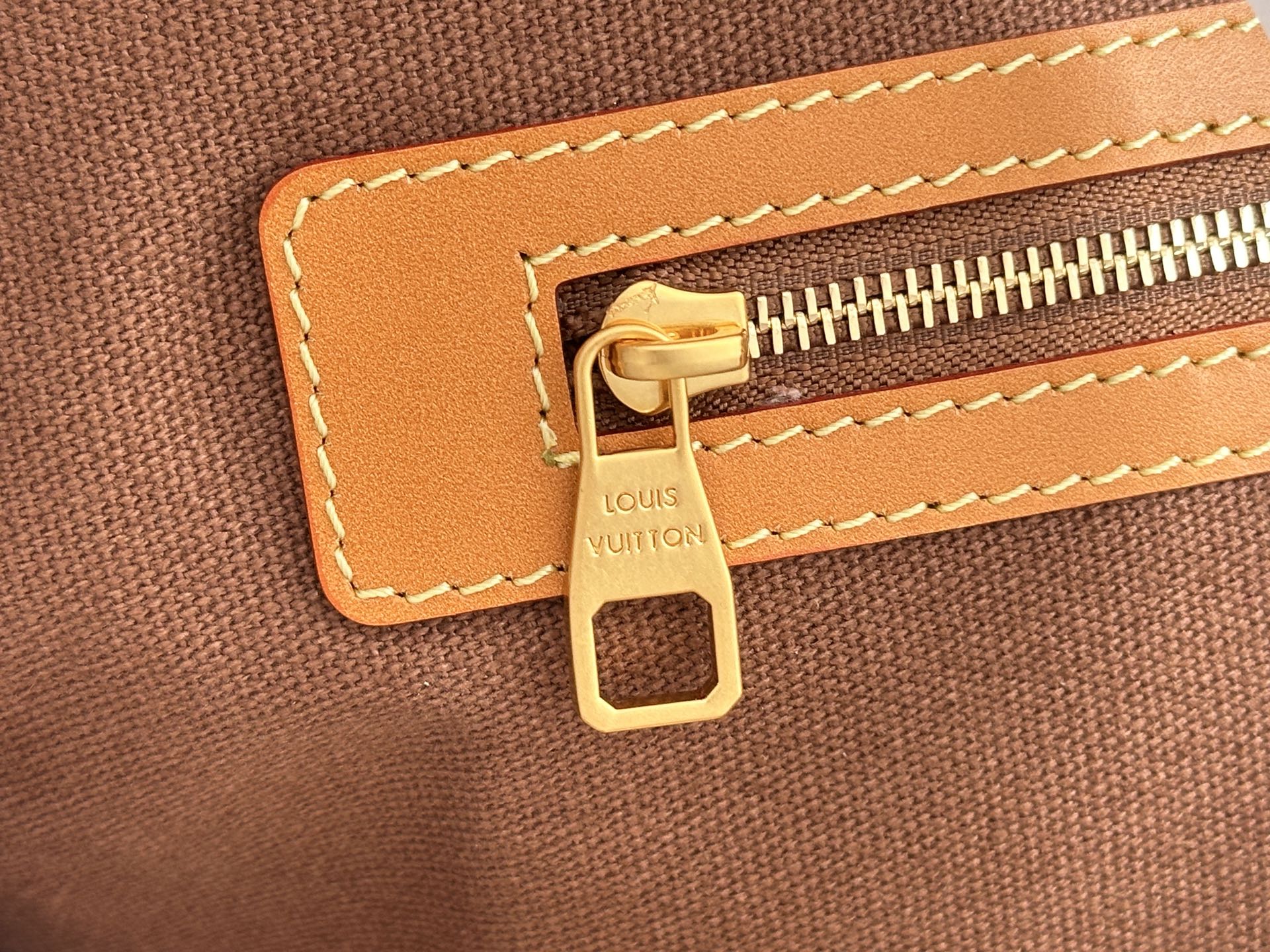 LV 50 Travel Bag