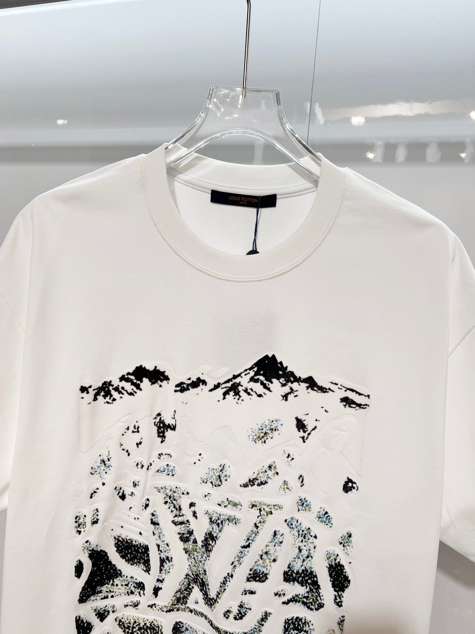 LV 3D ski mountain foam flock T shirt