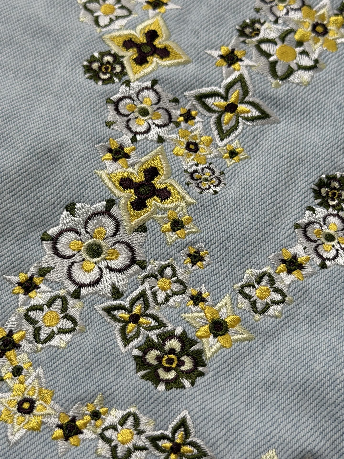 LV Light Wash Floral Embroidery Zipper Denim Jacket