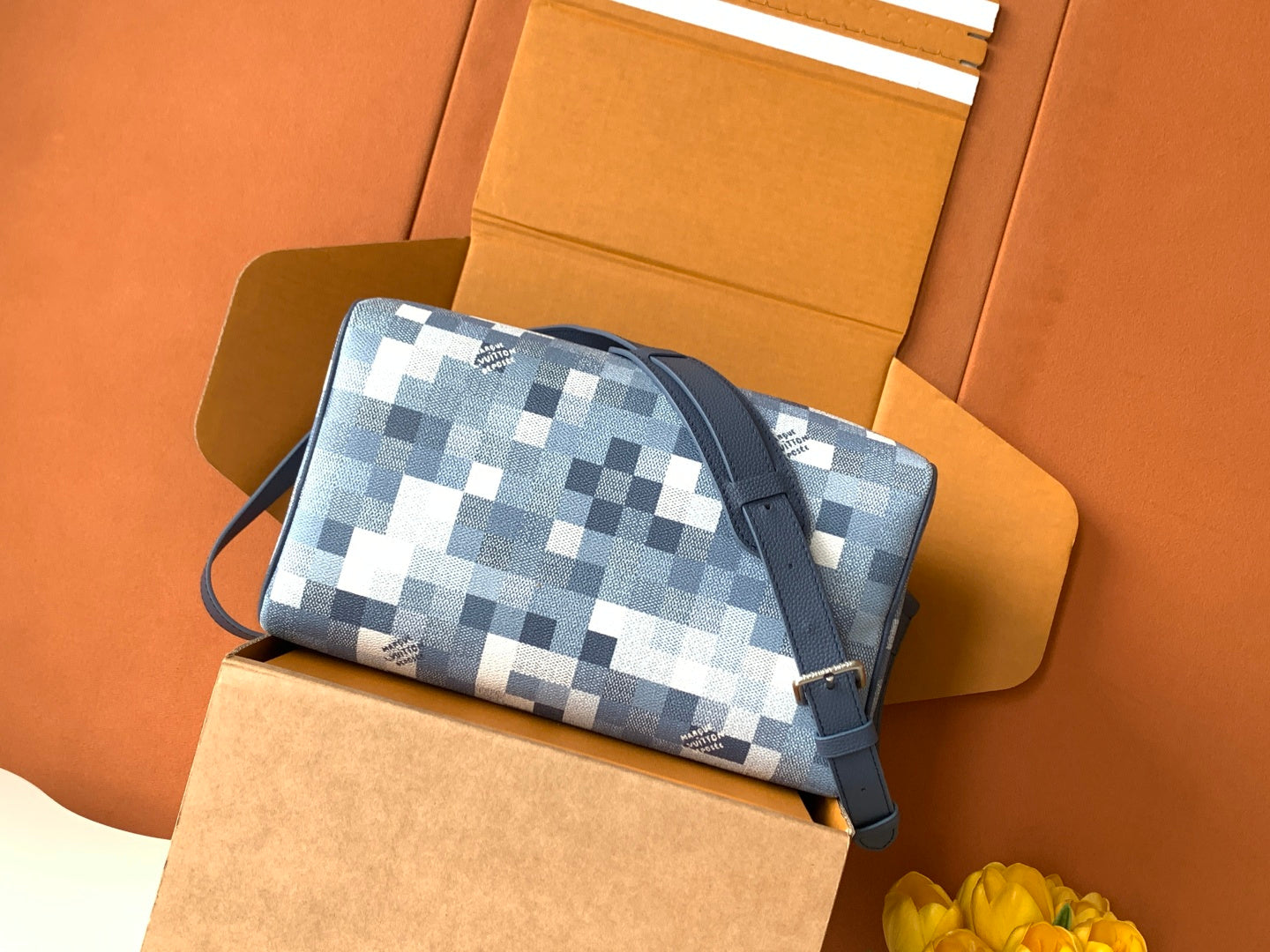 LV 30 Handbag