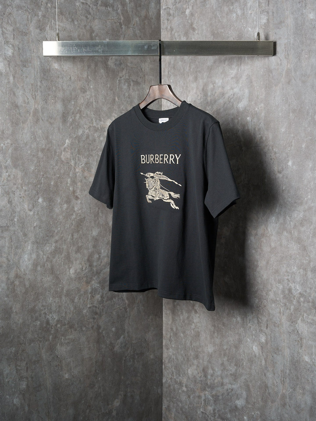 Burberry embroidered T-Shirt