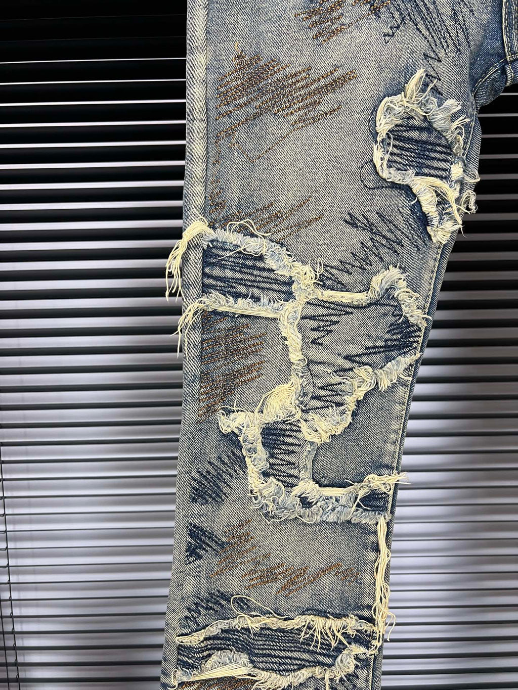 Amiri Embroidered Stretchy Slim Fit Flared Jeans