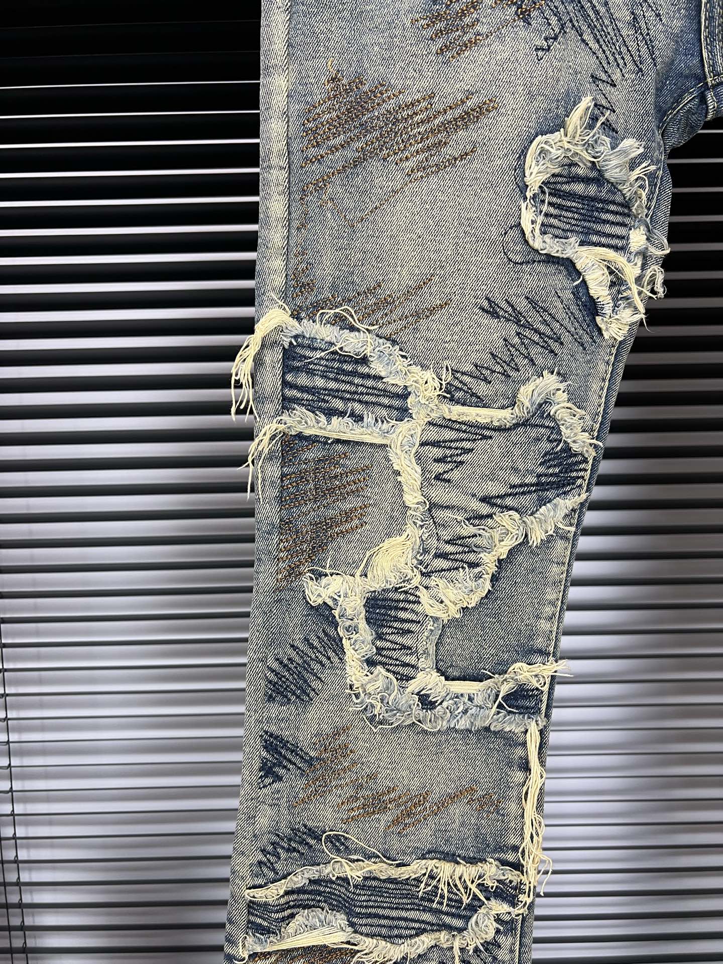 Amiri Embroidered Stretchy Slim Fit Flared Jeans