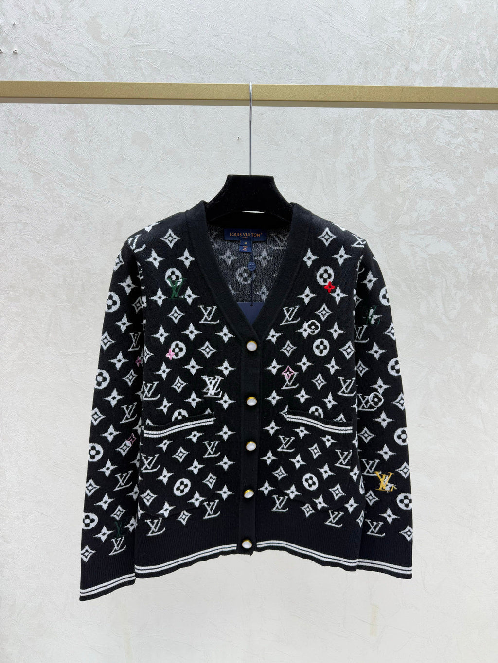 Woman LV cardigan
