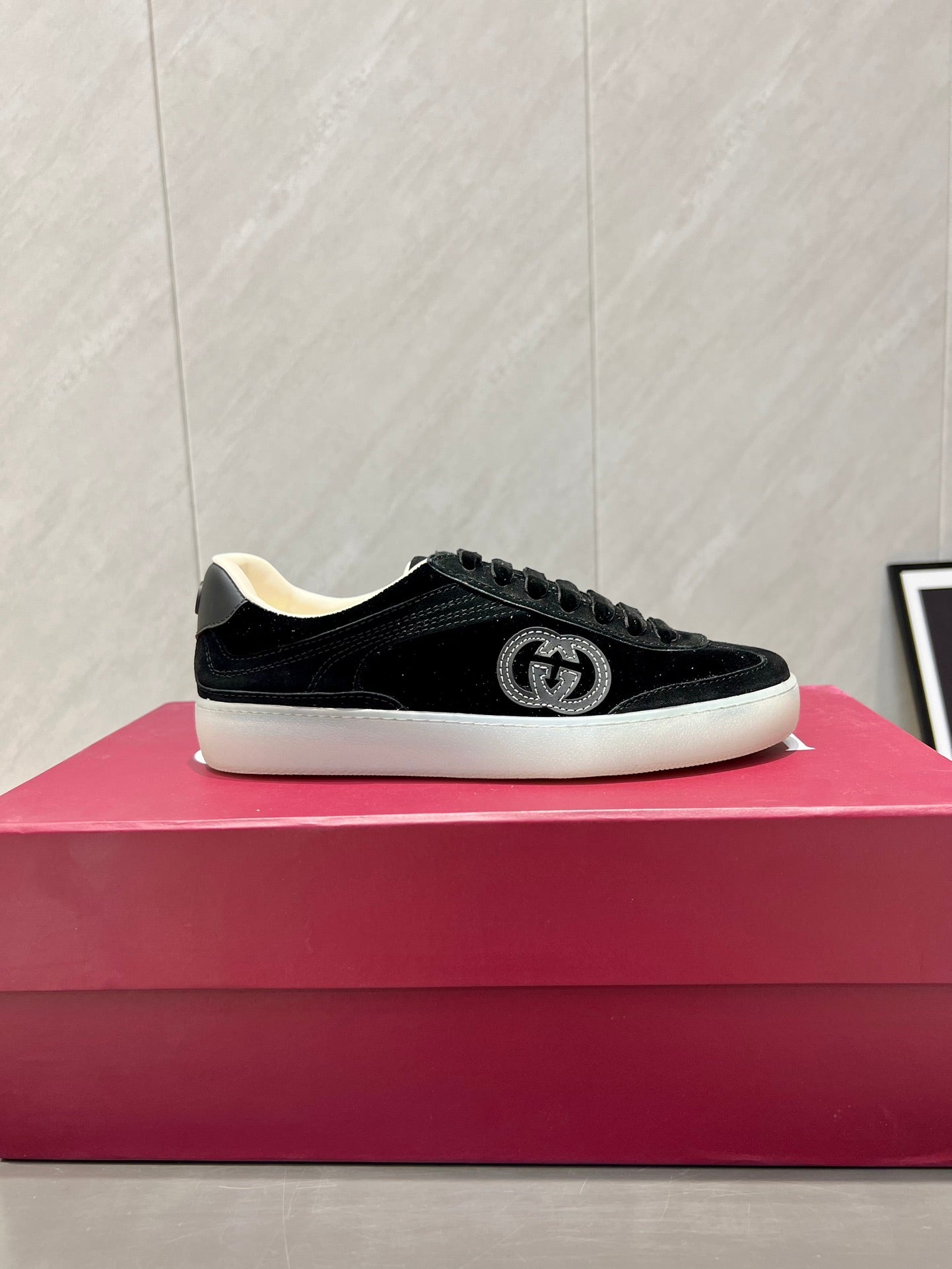 Gucci Casual Distressed Shoes