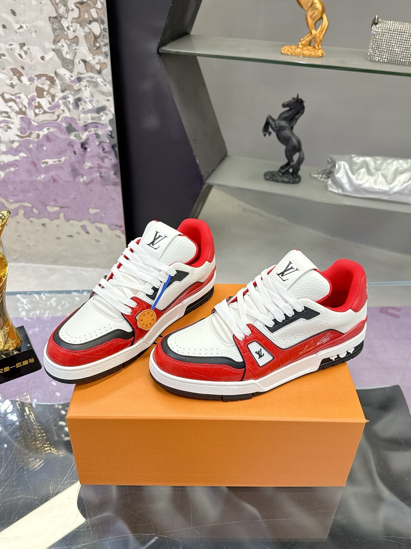 Lv Trainers