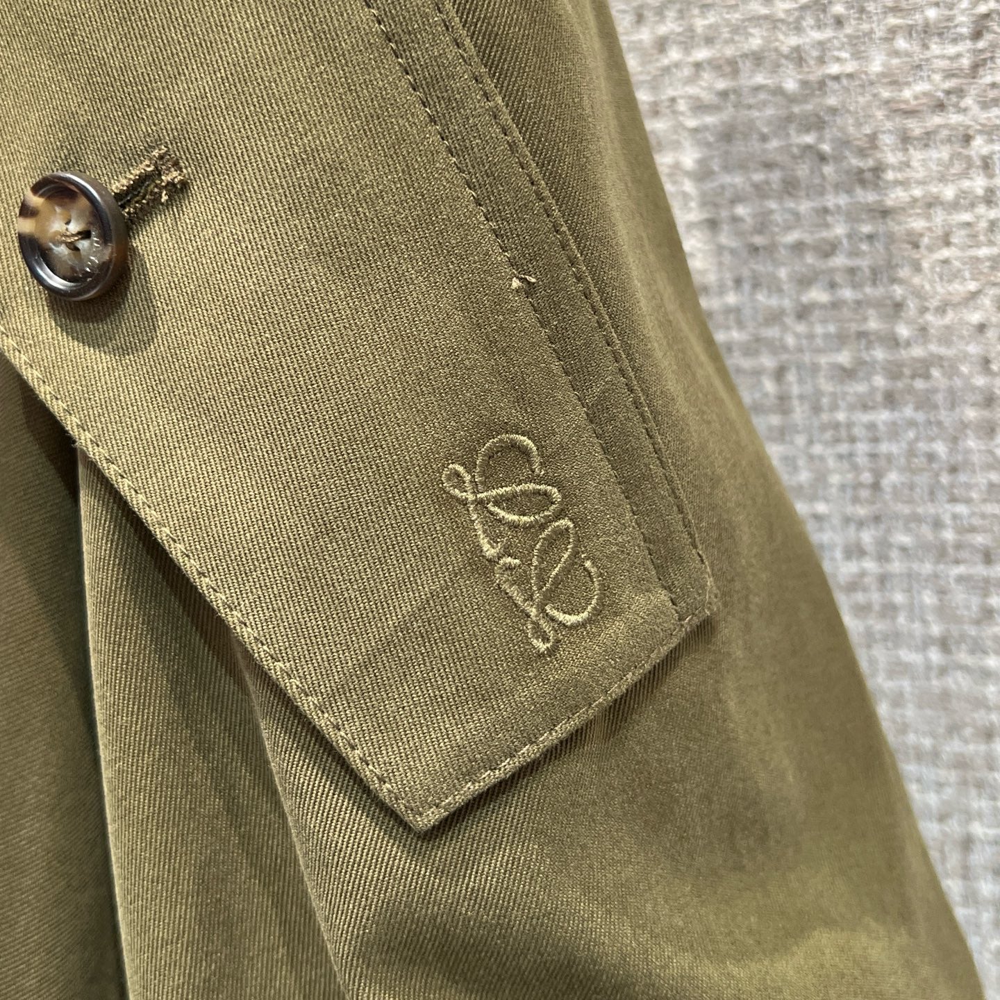 Lowe Mid Skirt W/Tulip Shape Cut