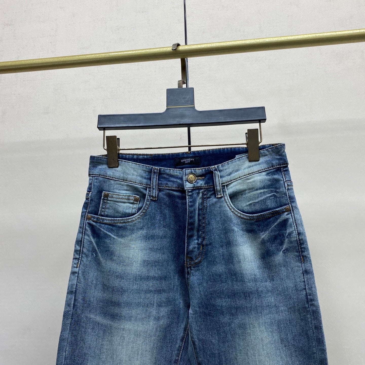 Givenchy Denim Slim Fit Straight Leg Jesns