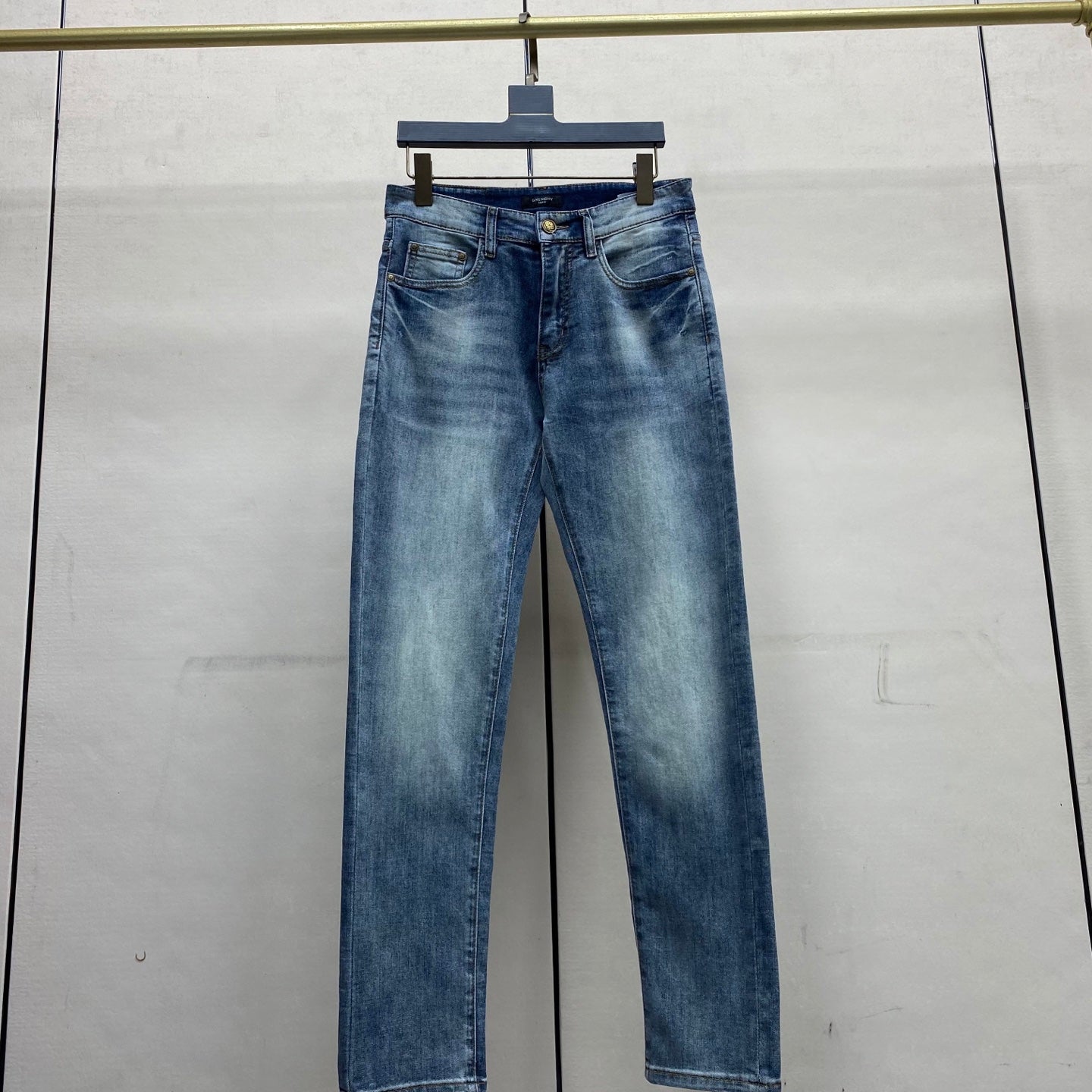 Givenchy Denim Slim Fit Straight Leg Jesns
