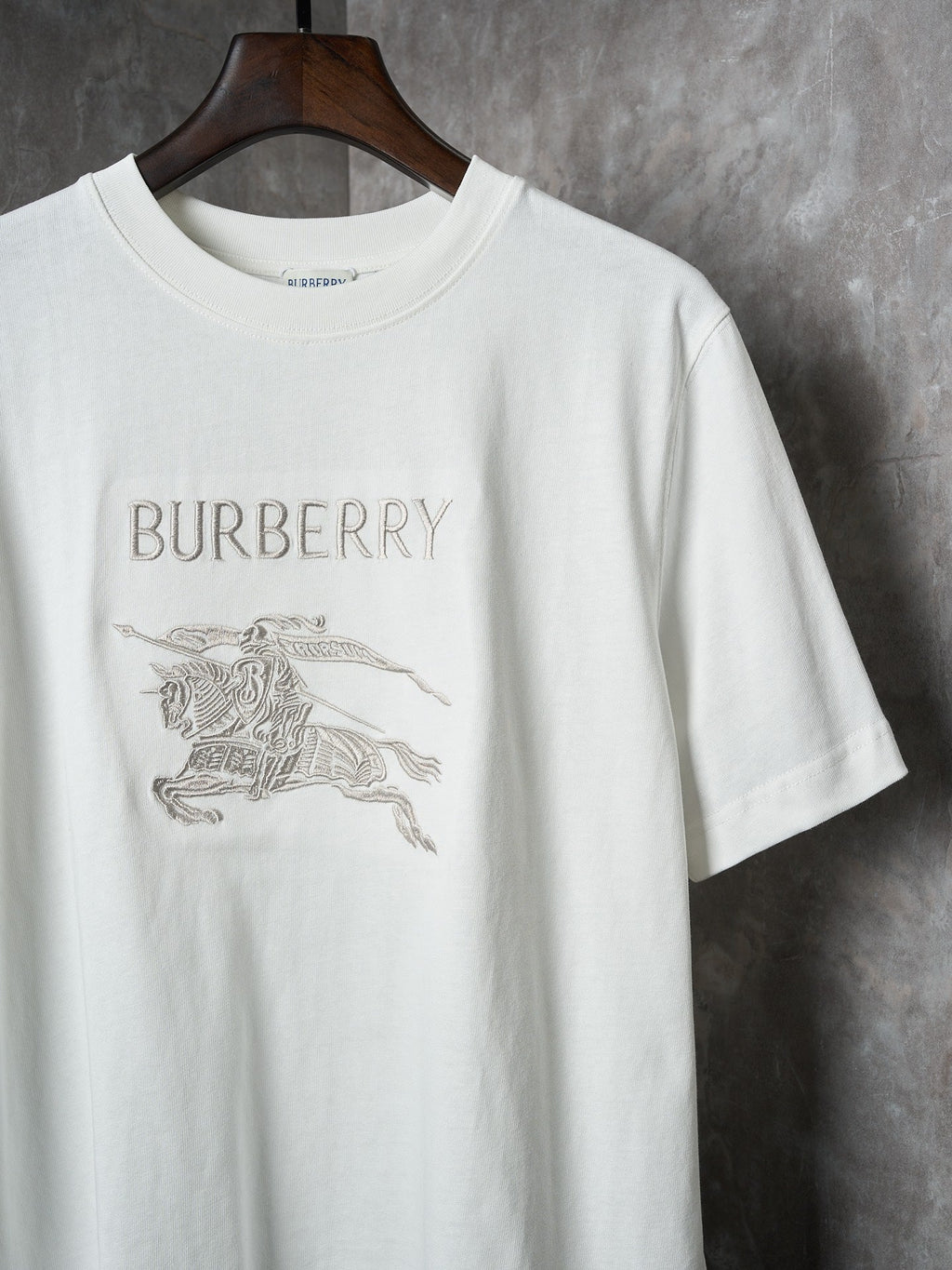 Burberry embroidered T-Shirt