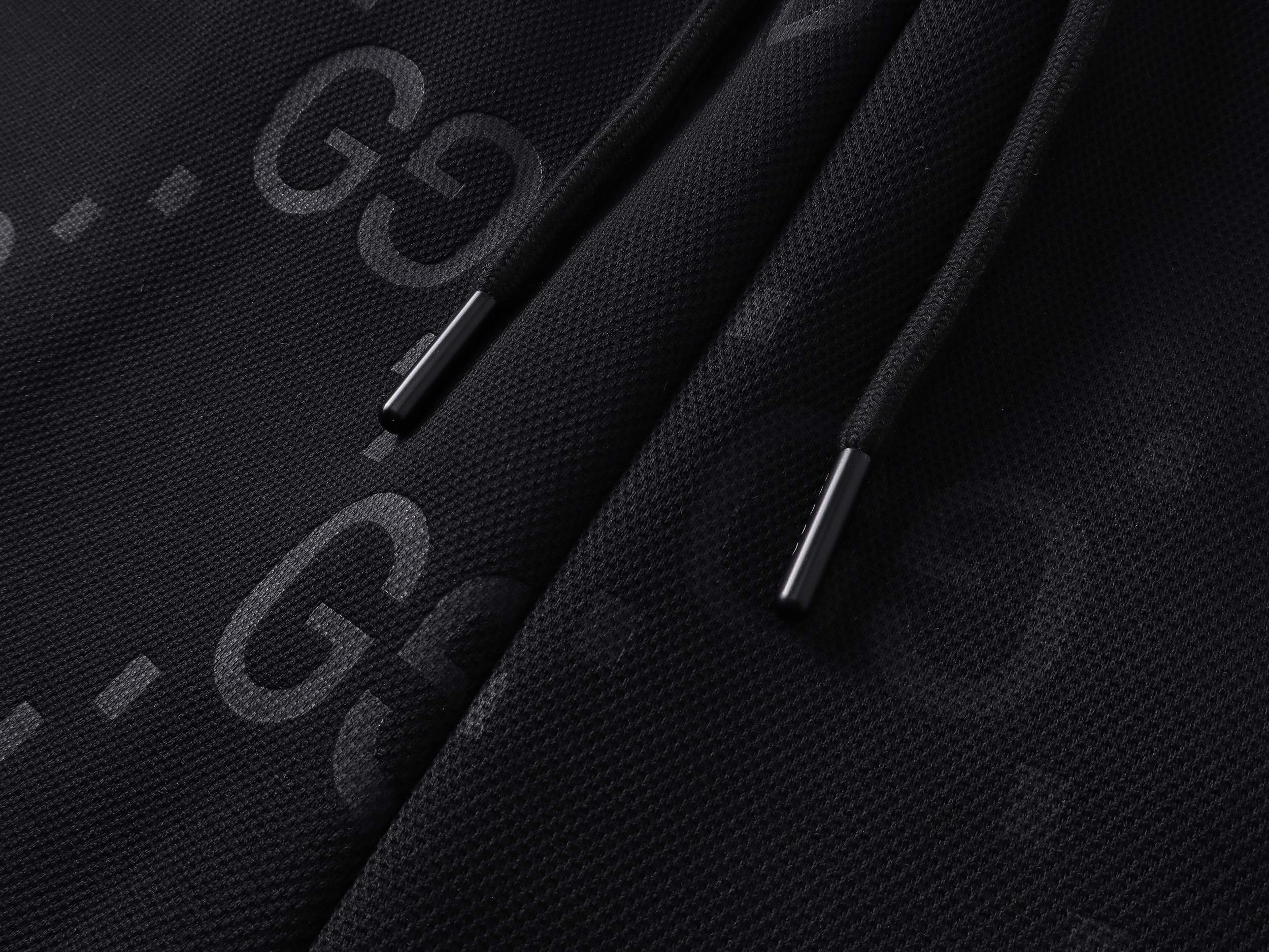 Gucci Monogram pattern shorts