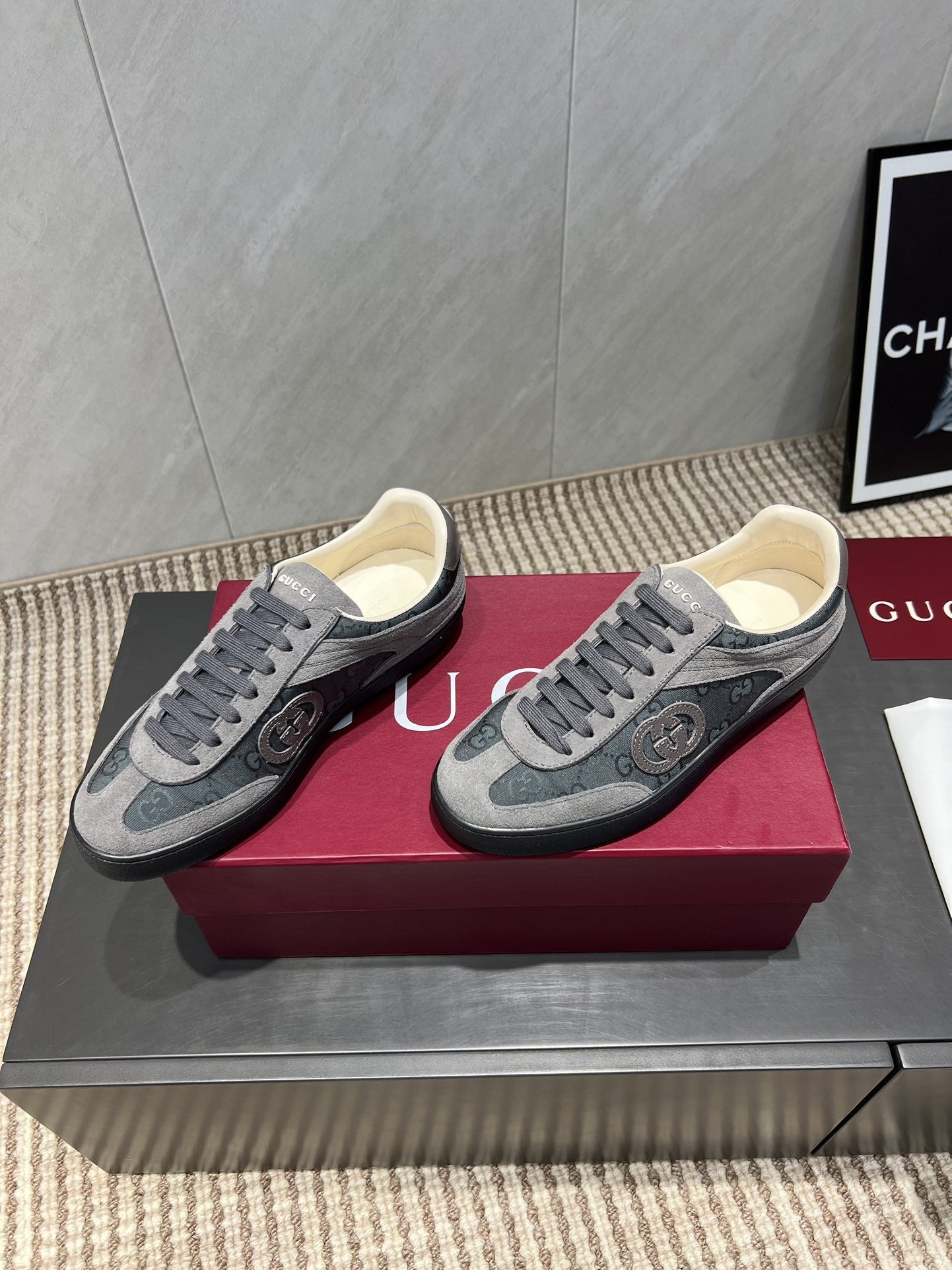 Gucci Distressed Causal shoes