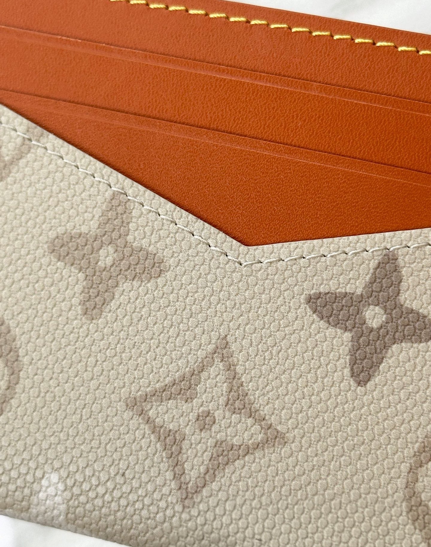 LV Cardholder