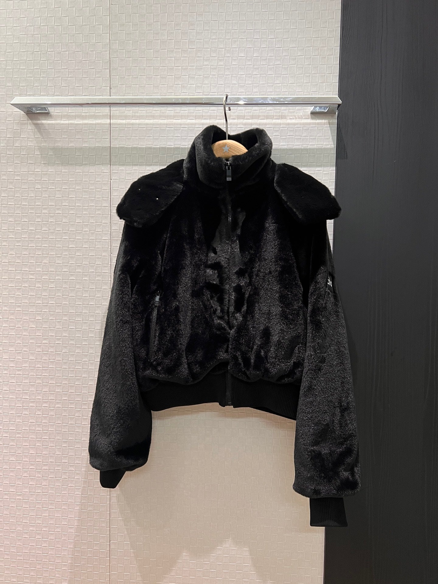 Women's ALO furry Hooded Short Jacket