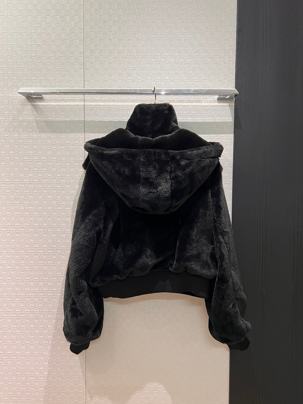 Women's ALO furry Hooded Short Jacket