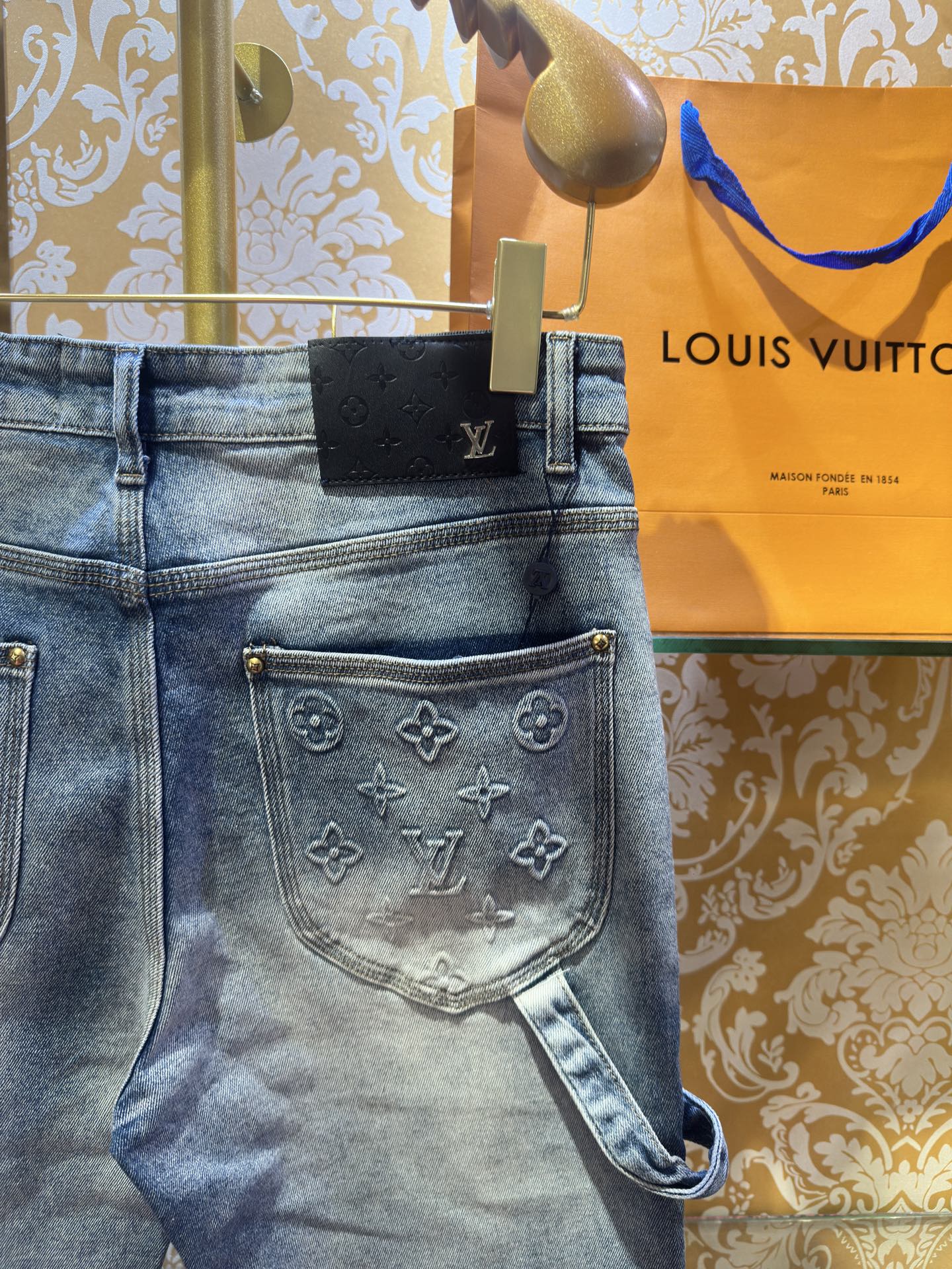 LV Fitted Jeans