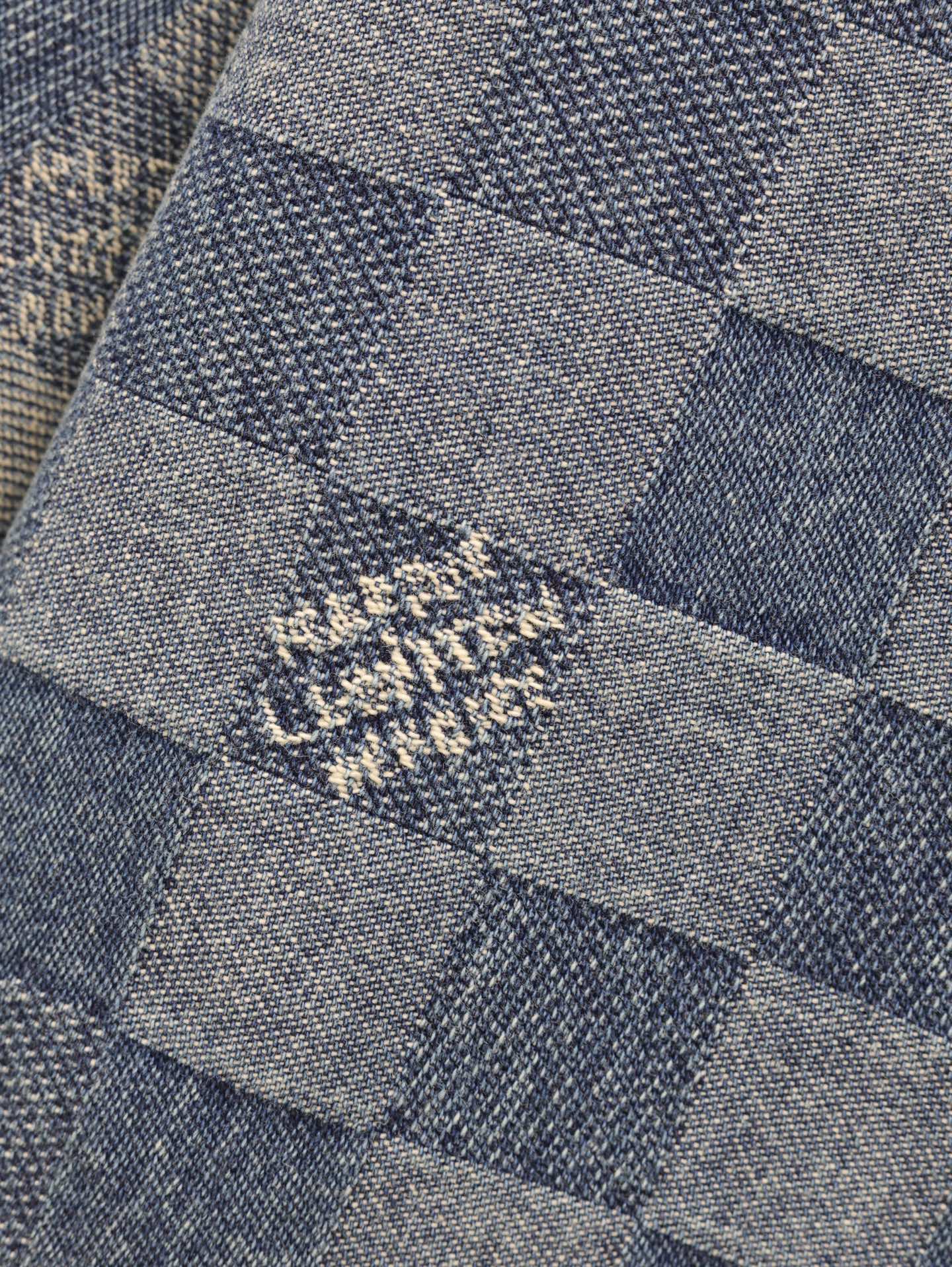 LV short-sleeved denim shirt