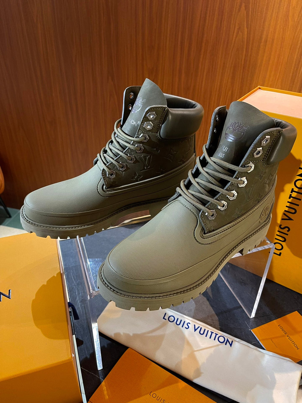 Louis Vuitton × Timberland 6" ankle boot olive green -US(LV) size 10