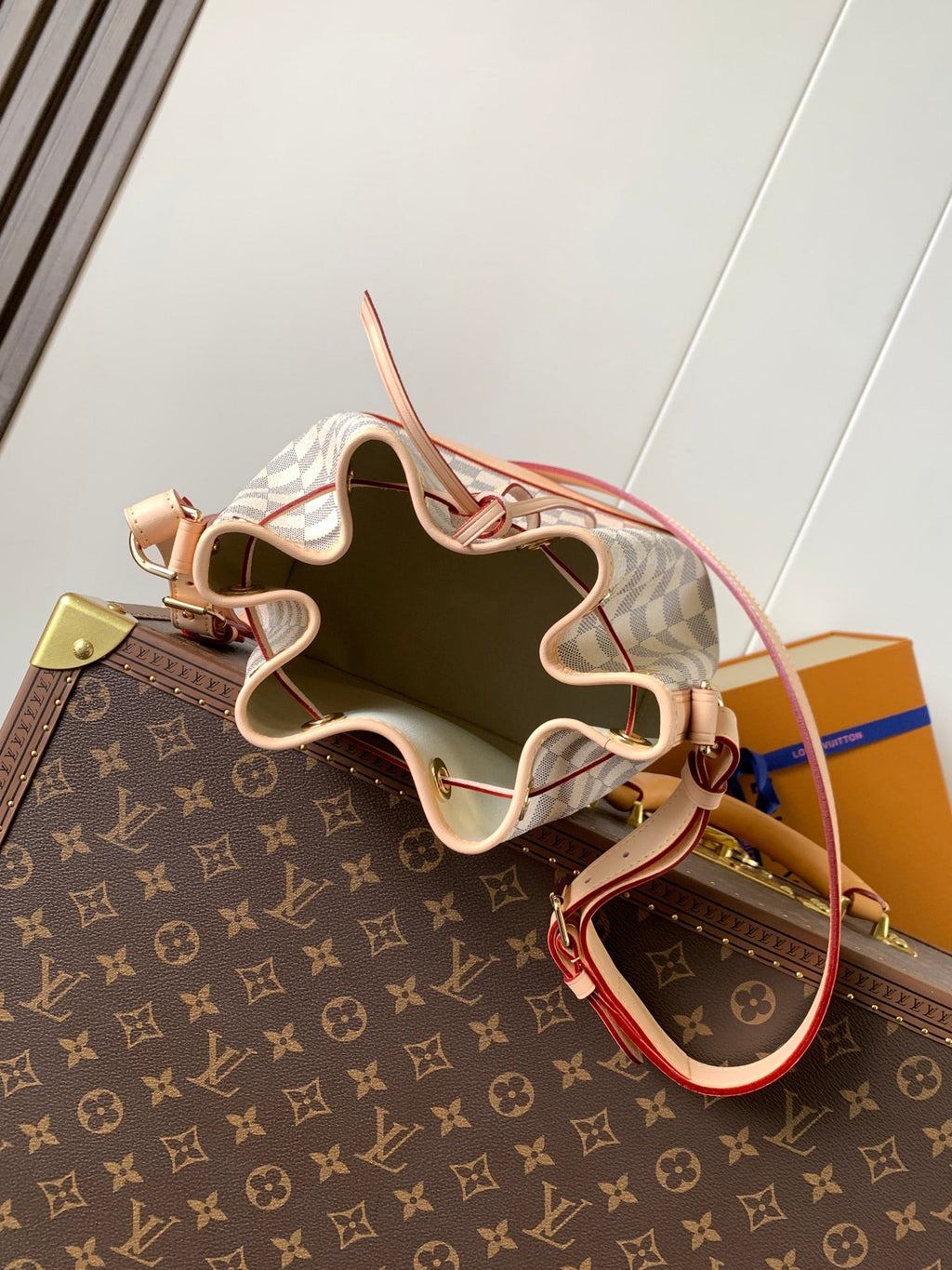 LV Noé Bucket Bag