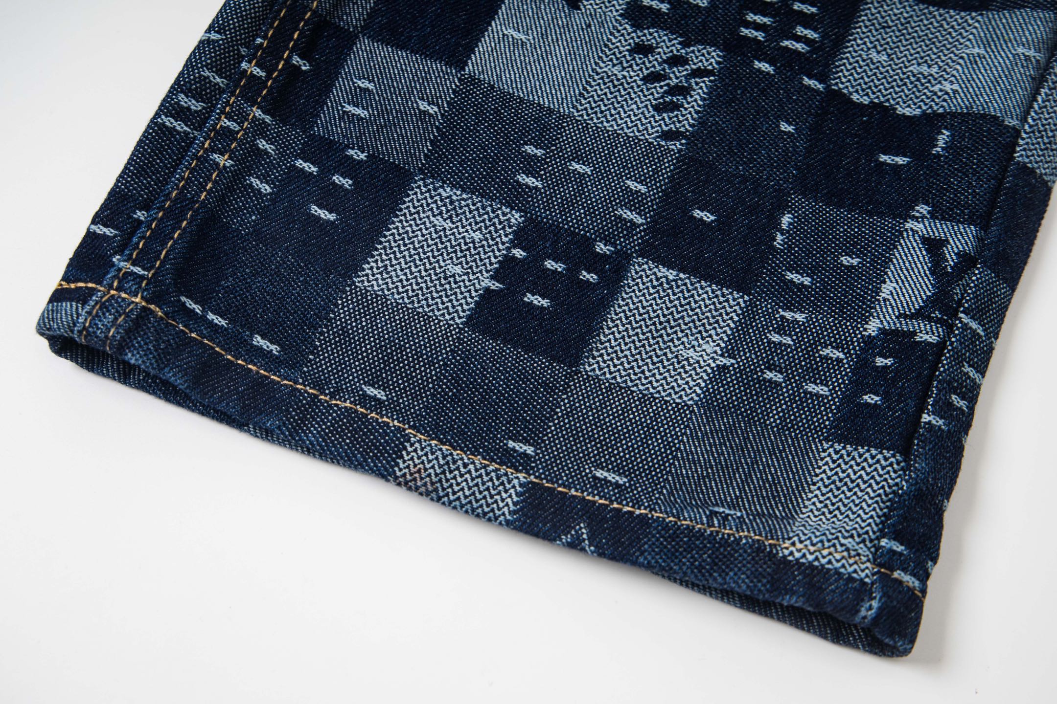 LV Skateboard Damier Jeans