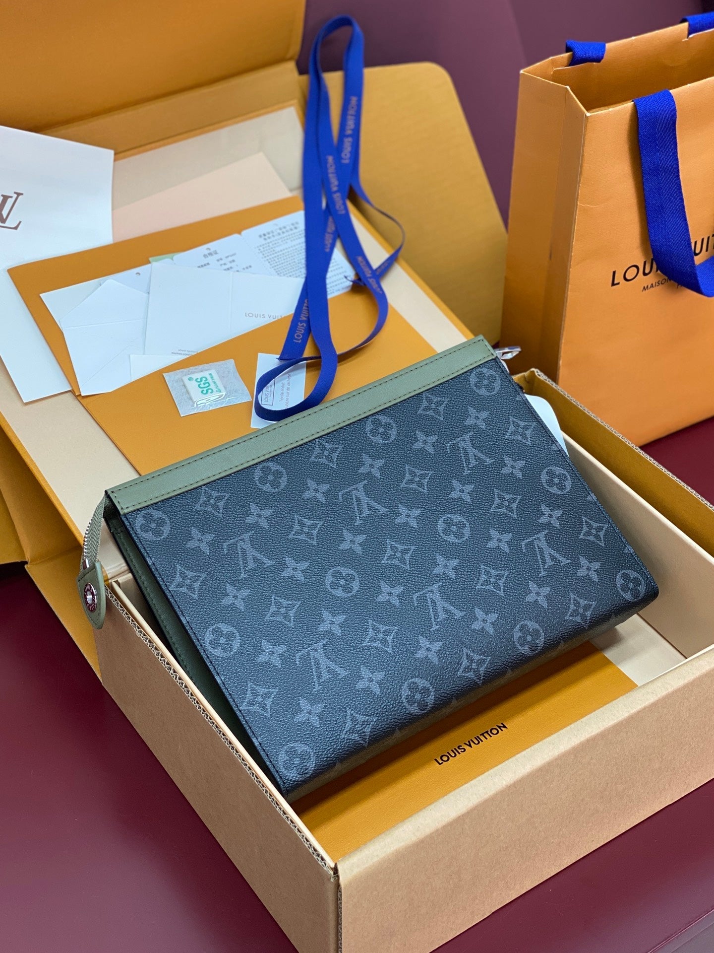 LV Pochette Voyage Clutch