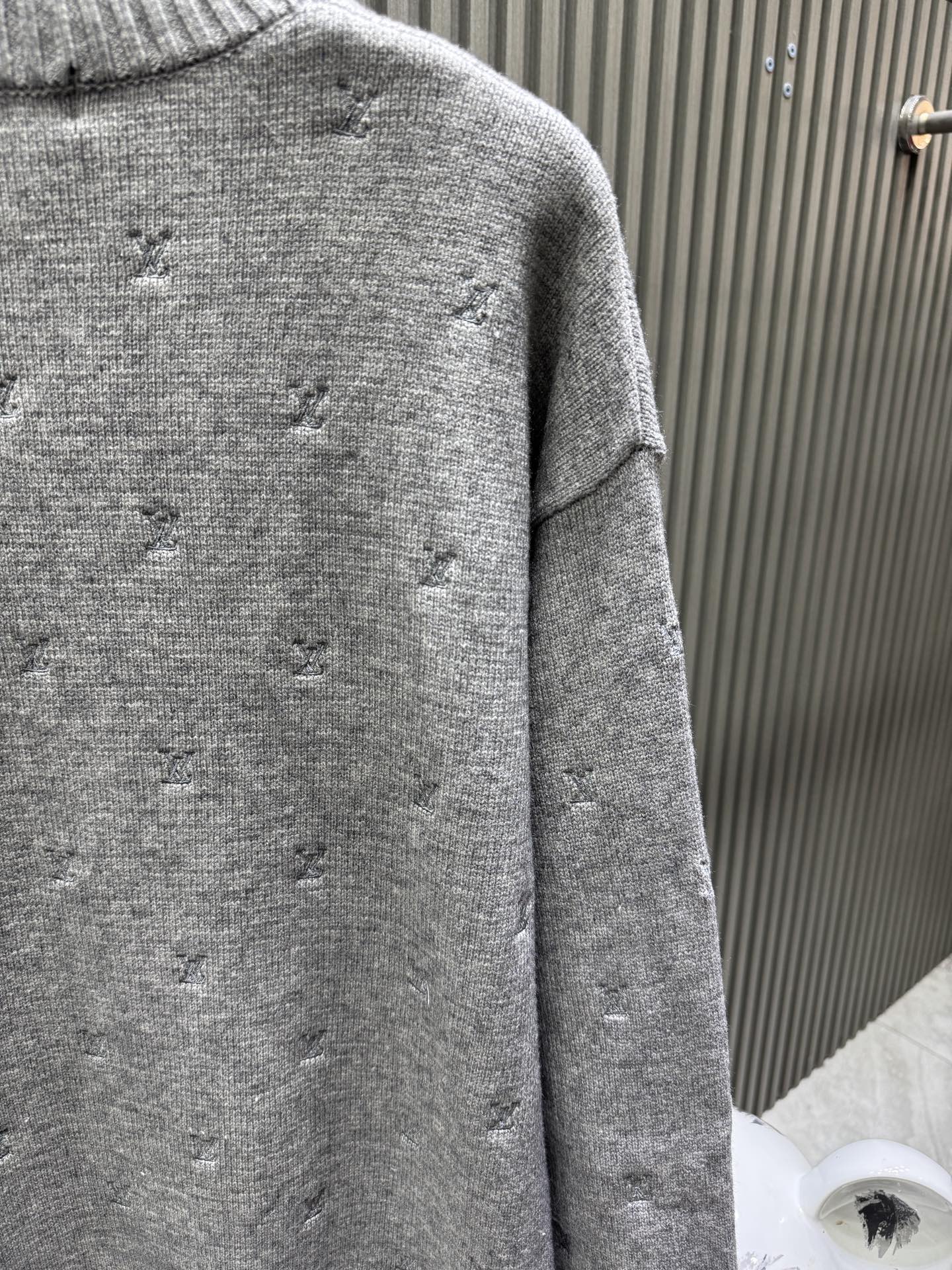 LV embroidered Sweatshirt